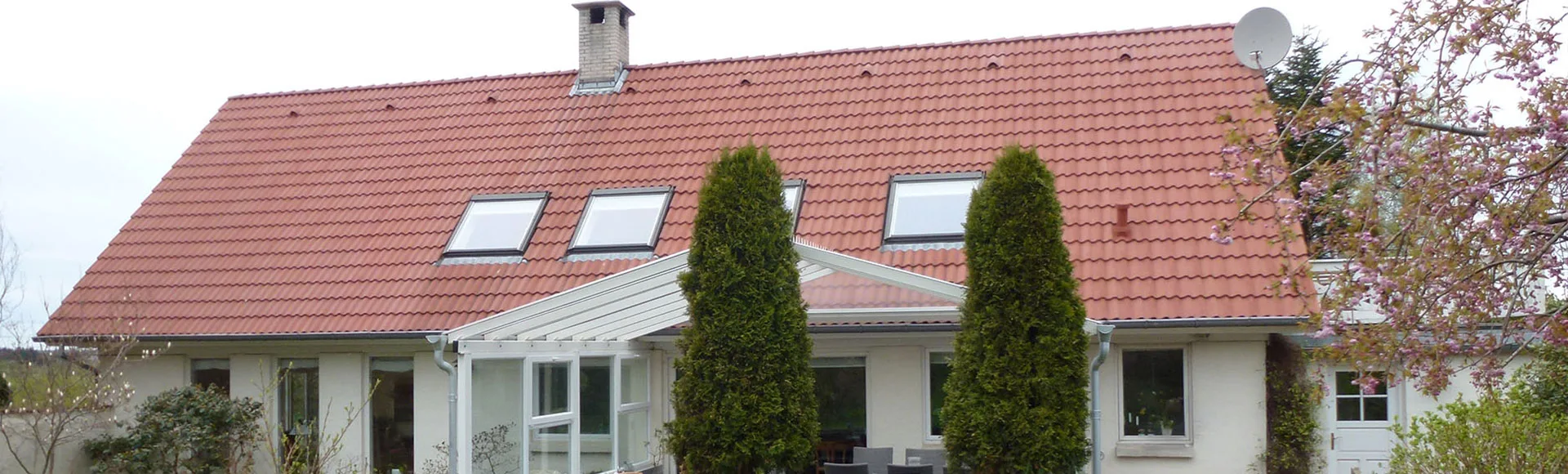 Villa med rent tegltag